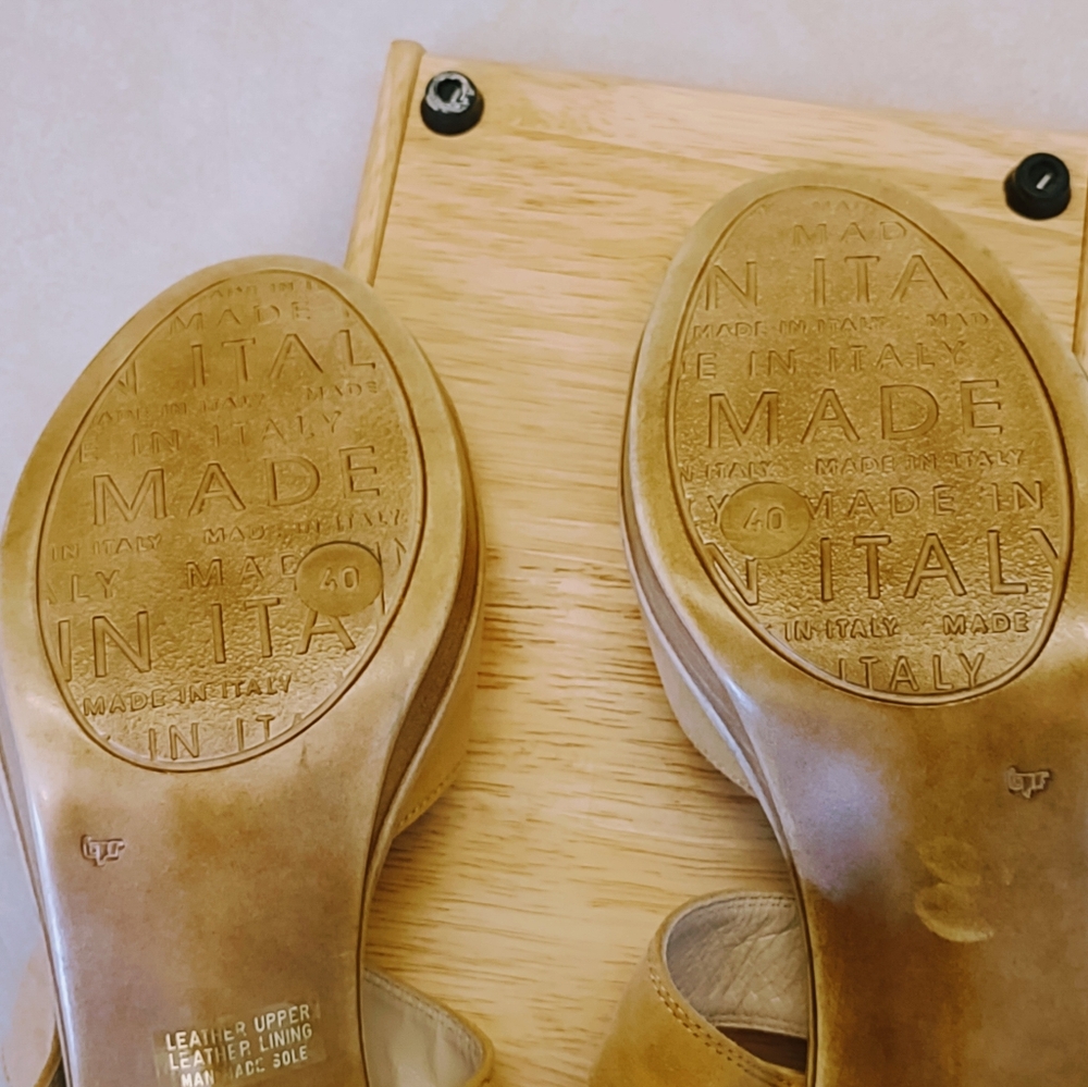 SUNDANCE LIGHT YELLOW SUEDE MADE IN ITALY CHUNKY HEEL SANDALS WOMEN'S SIZE 8 - Picture 10 of 11